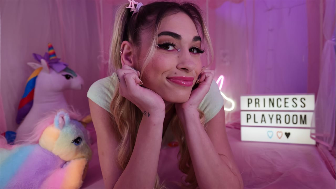 Delilah Shows Off Her Pink